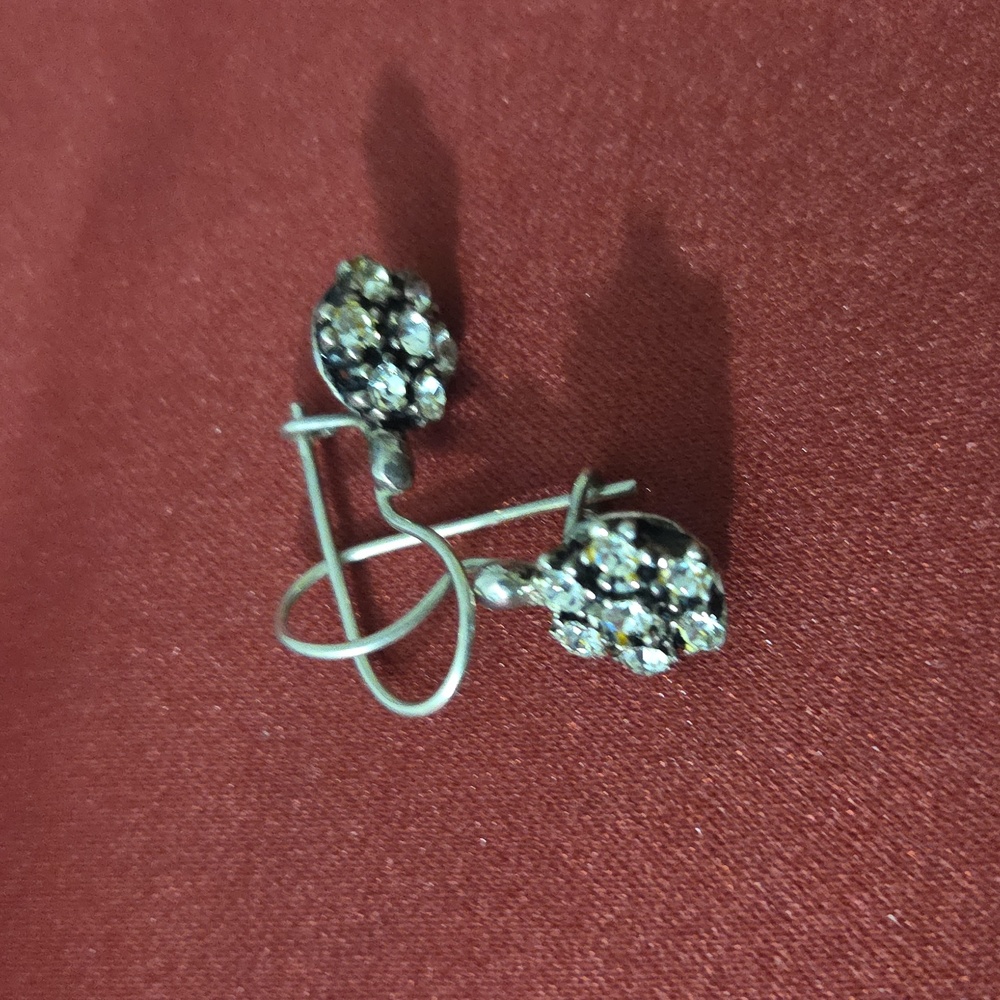 Earings - Picture 2 of 4